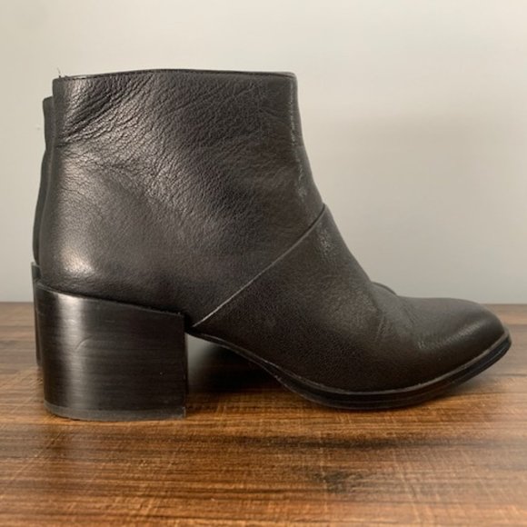Nine West ENTITY Pointed Tor BOOTIE Size 8M - Picture 9 of 9